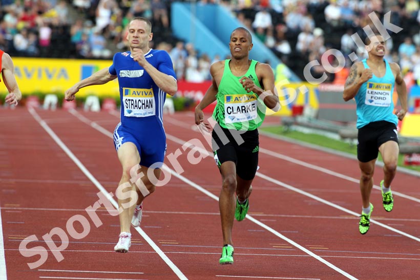 Battle between Richard Strachan and Chris Clarke, 400m National, 2011 Aviva London Grand Prix